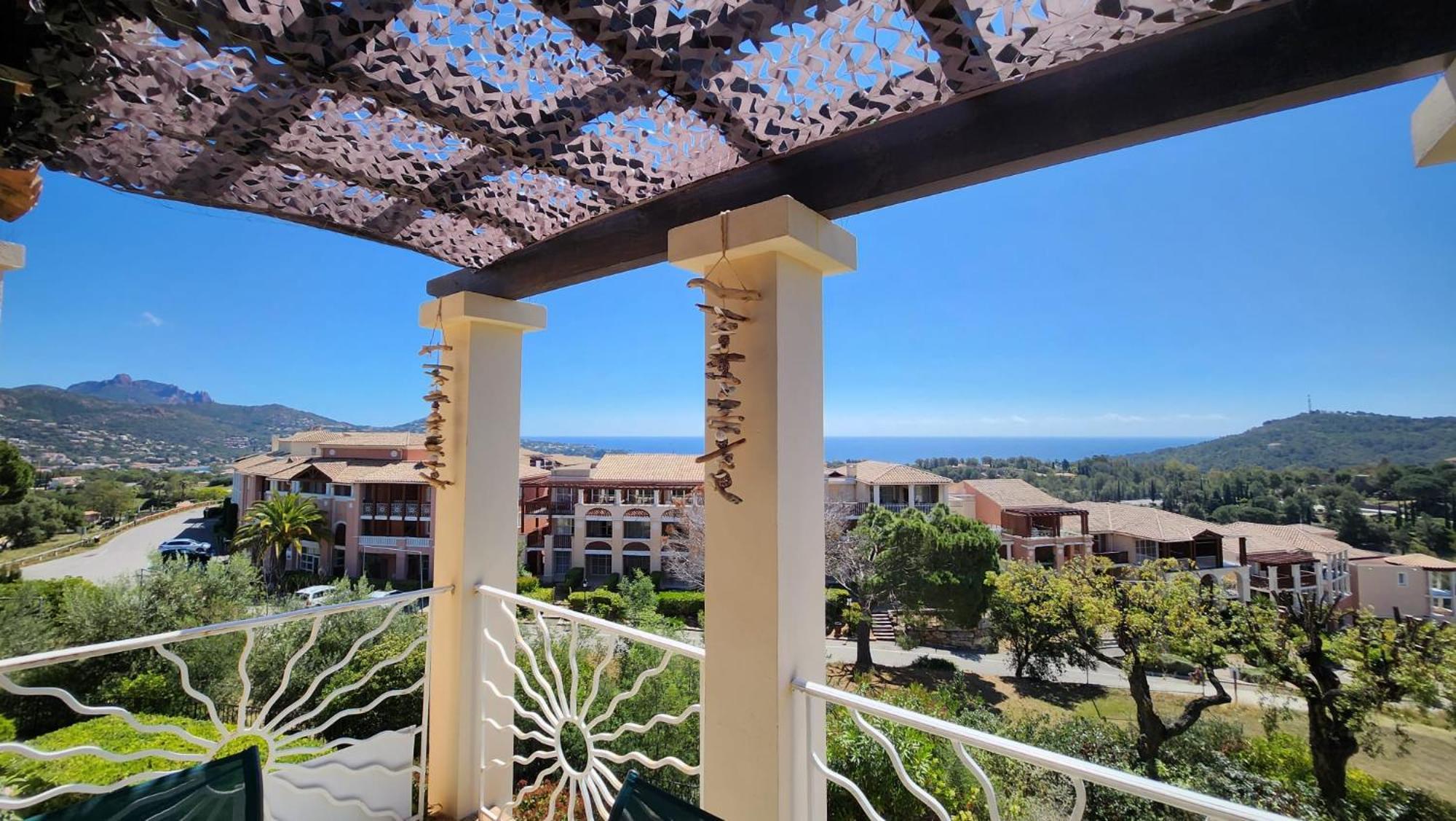 Saint-Raphael- Vue Mer Et Massif De L'Esterel Εξωτερικό φωτογραφία
